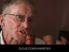 ذهبت مجموعة سكسي روسي امهات من مثليات إلى الغسيل