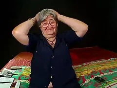 الفاتنة صوفيا غوتشي تغوي المضيف امهات سكسيه